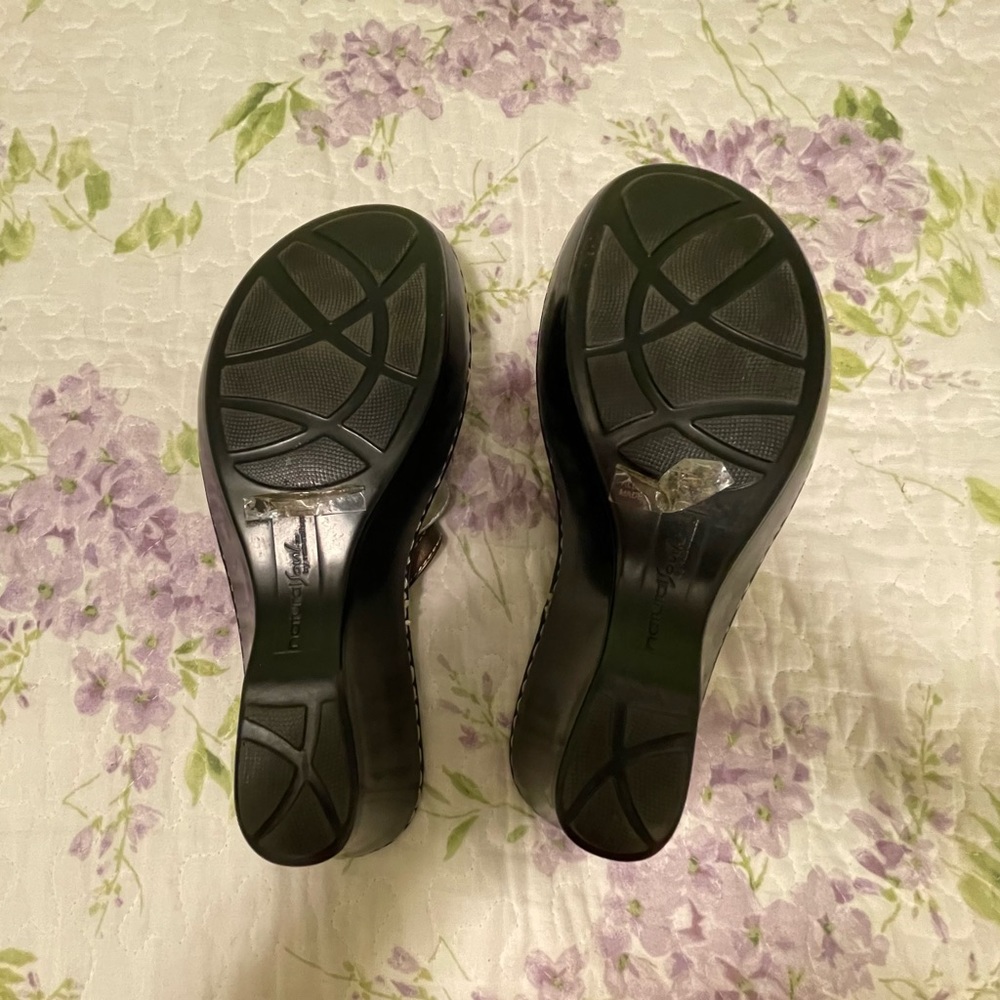 Natural Soul by Naturalizer Wedge Sandals. Size 8M. Like new condition. - Picture 7 of 7